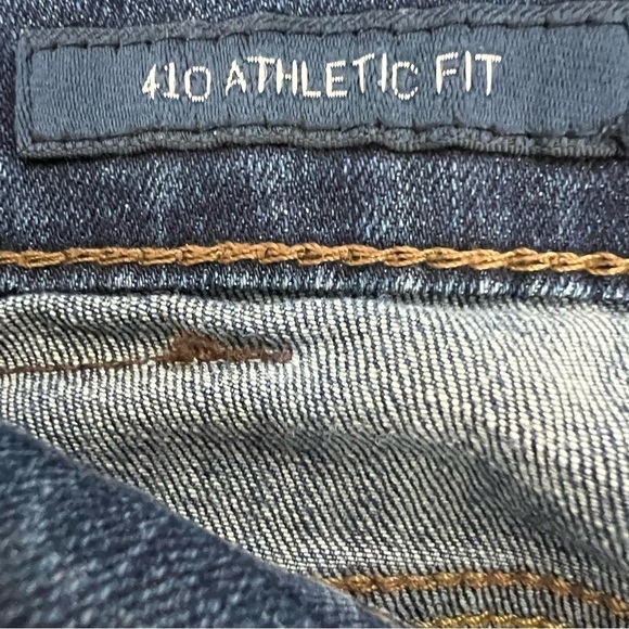 Lucky Brand Men’s 410 Athletic Fit Blue Jeans Sz W36/L32 Actual Inseam 31” - Picture 6 of 10